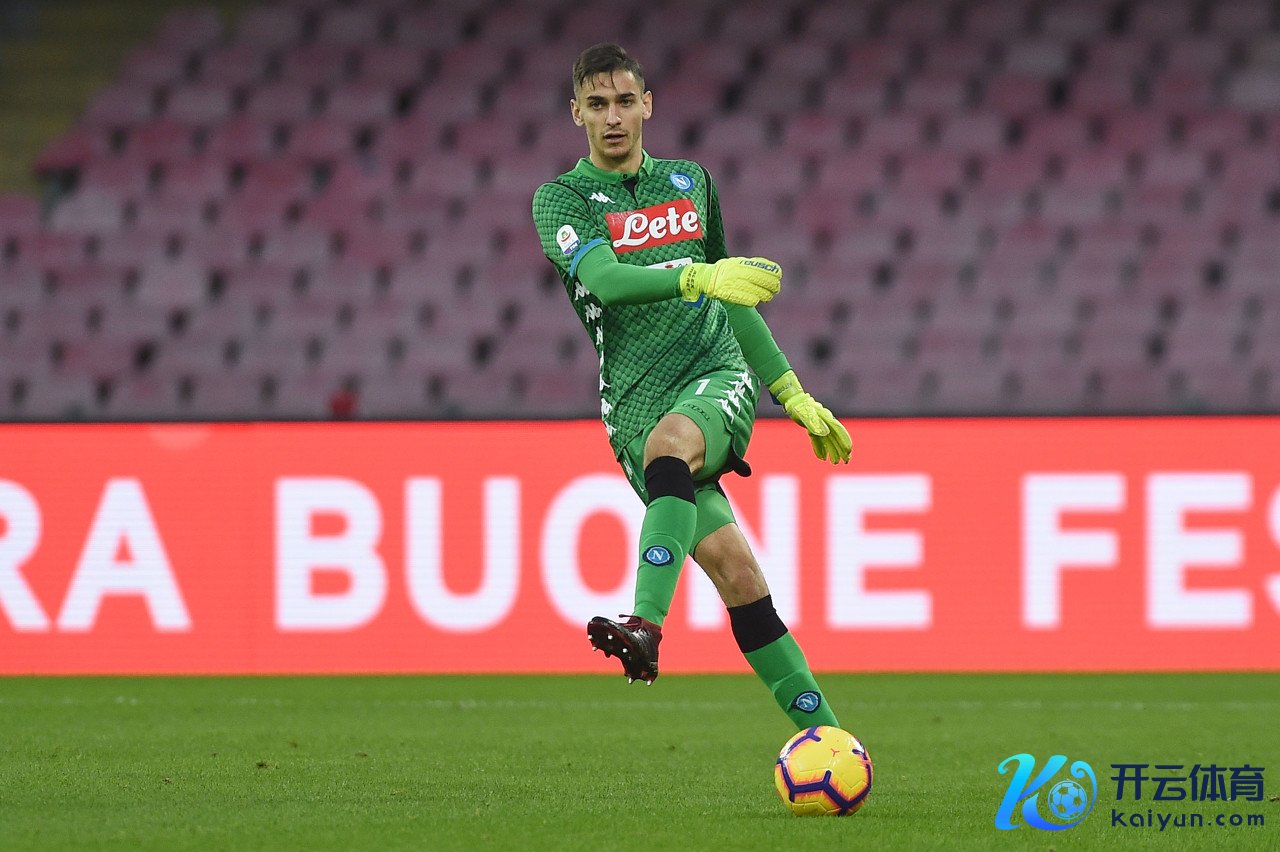 意媒：国米专门来岁夏天免签那不勒斯门将梅雷特体育集锦，马洛塔思要签他